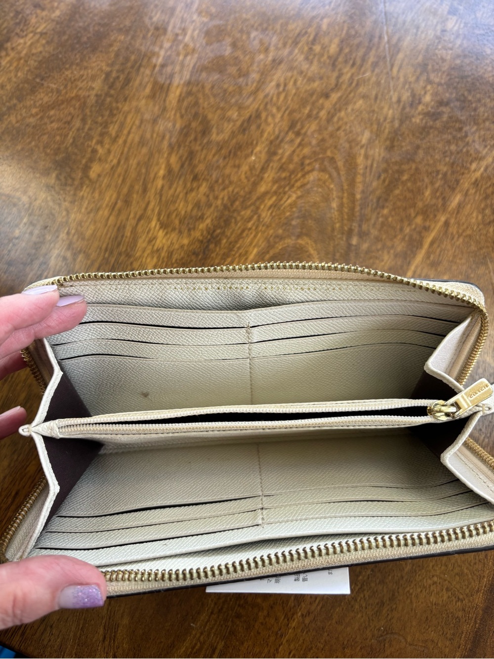Coach Cream Zip Wallet with Front Pocket and Gold Logo - Picture 3 of 3